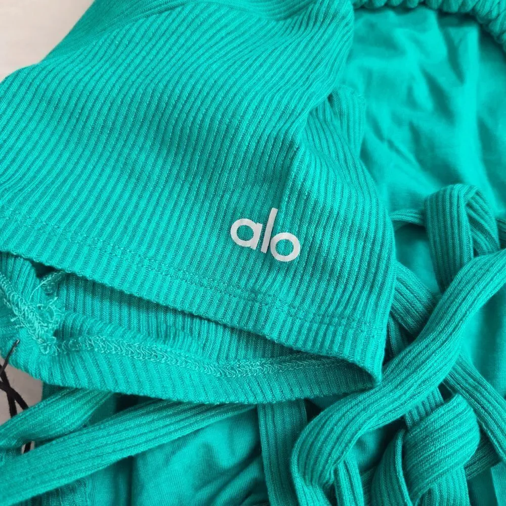 Alo Yoga Ribbed Manifest Short Sleeve Tee In Green Emerald
